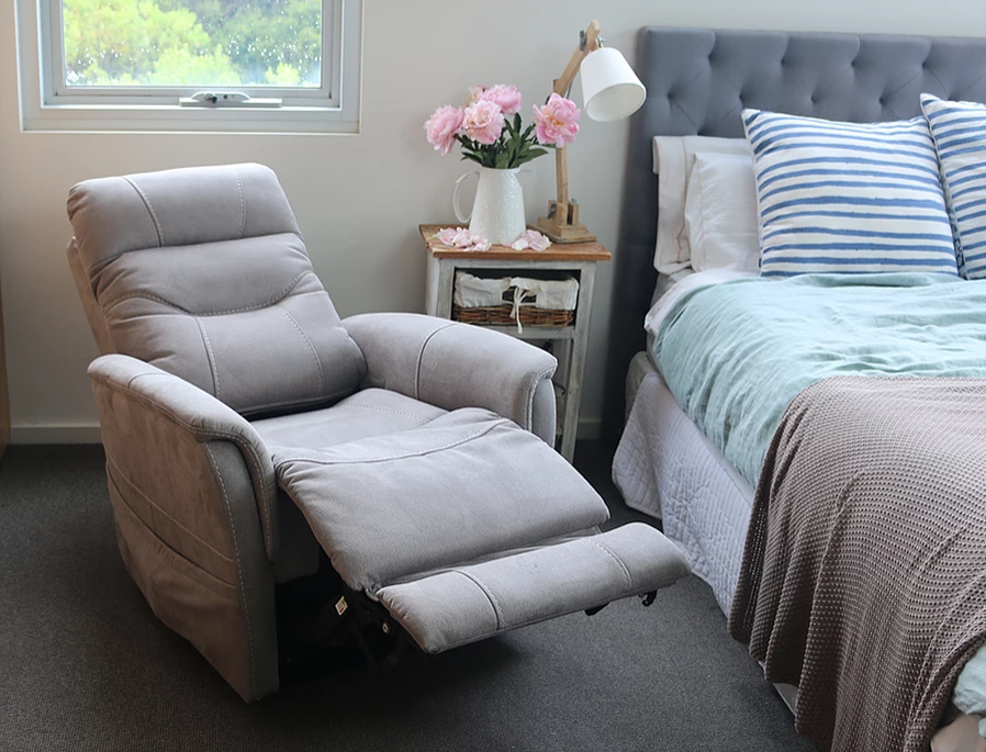 Theorem Ludlow Lift Chair – view 2
